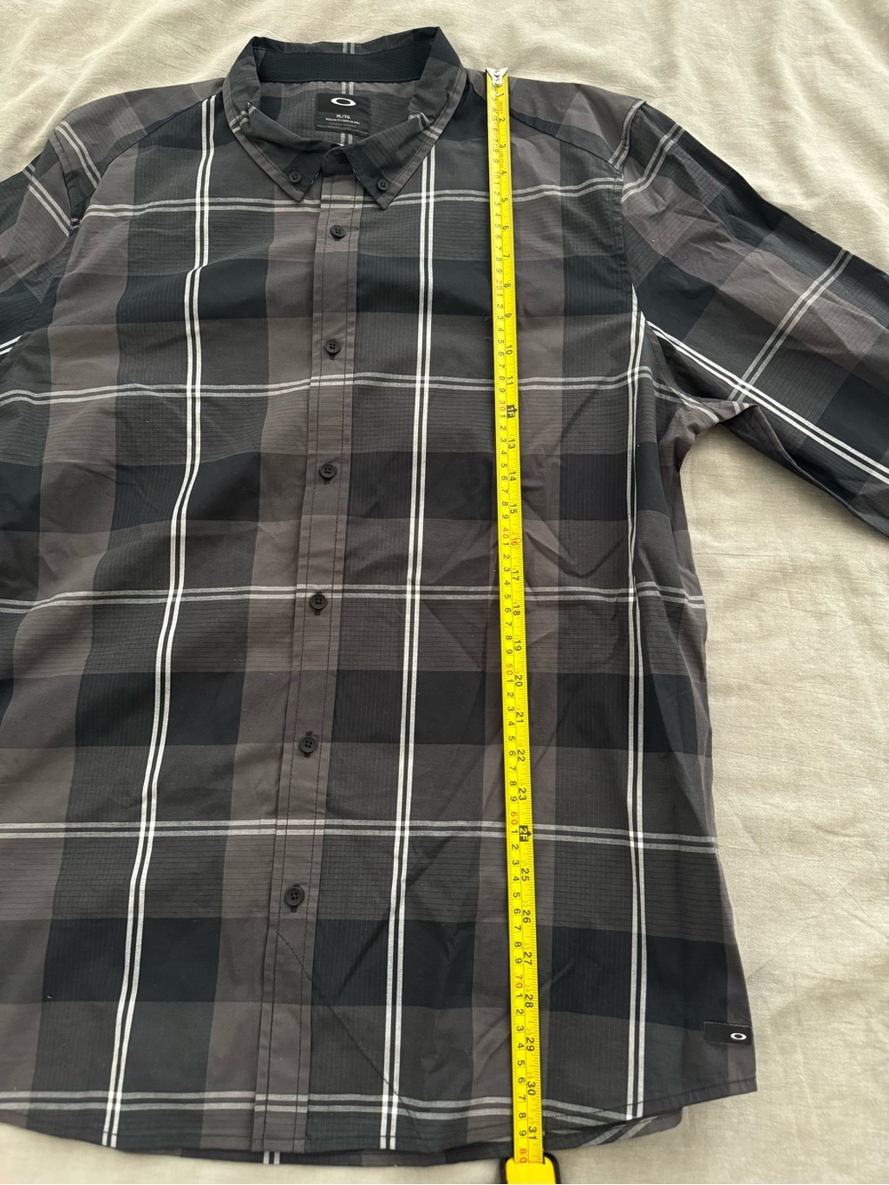 Oakley Local Long Sleeve Woven Men’s Plaid Button Down Casual Shirt in Blackout - Picture 6 of 13